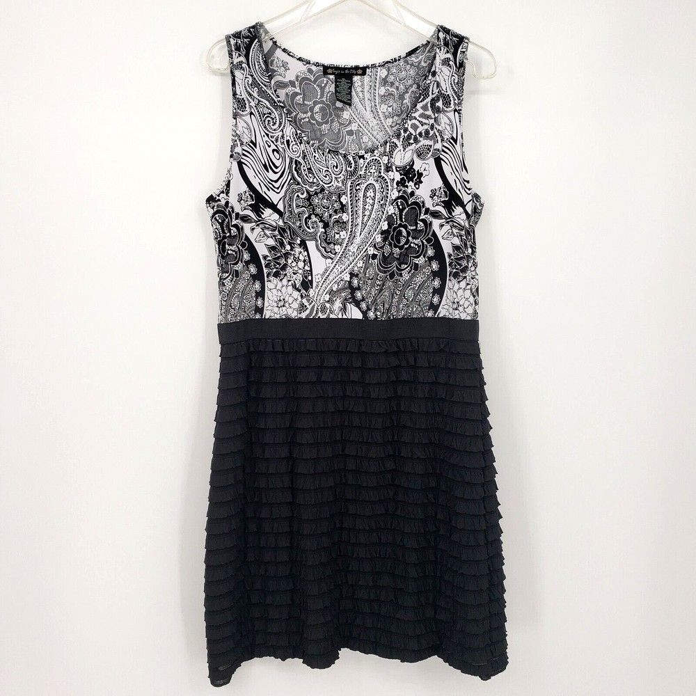Suzie In The City Womens Dress Size XL Paisley Black White Ruffles Sleeveless